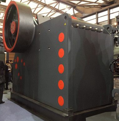 破碎機(jī)價(jià)格與質(zhì)量、型號(hào)有關(guān)系